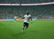 大比分获胜引爆全场！德约科维奇意外战胜德国队引发球迷热议